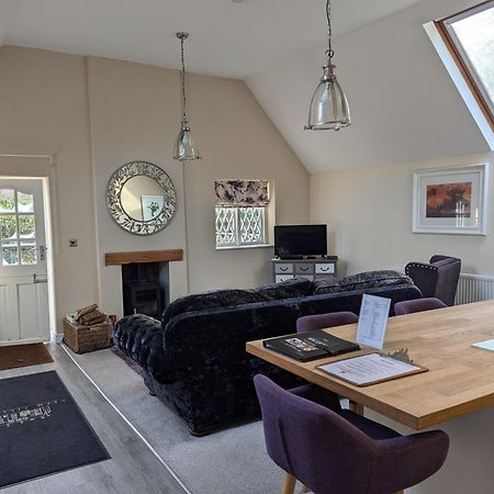 The Coach House Apartment At Cefn Tilla Court, Usk Exterior foto